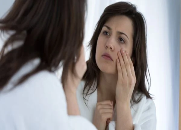 FTT_Tại sao ăn mặn buổi tối sáng hôm sau mặt lại bị sưng?