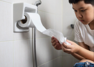 Nhu động ruột tăng mạnh khiến nước khó hấp thu, phân lỏng và nhão hơn